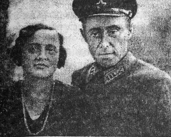 Полковник И.С.Стрельбицкий с женой Марией Николаевной после отсидки в знаменитых ленинградских 